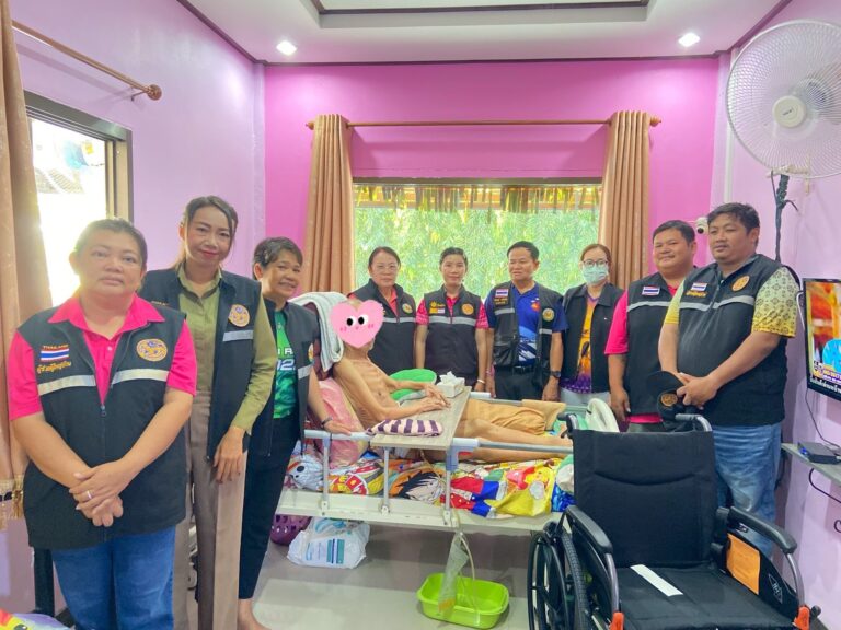มอบกายอุปกรณ์สำหรับช่วยเหลือคนพิการ ประเภทรถเข็นนั่ง Wheelchair และไม้เท้าขาว